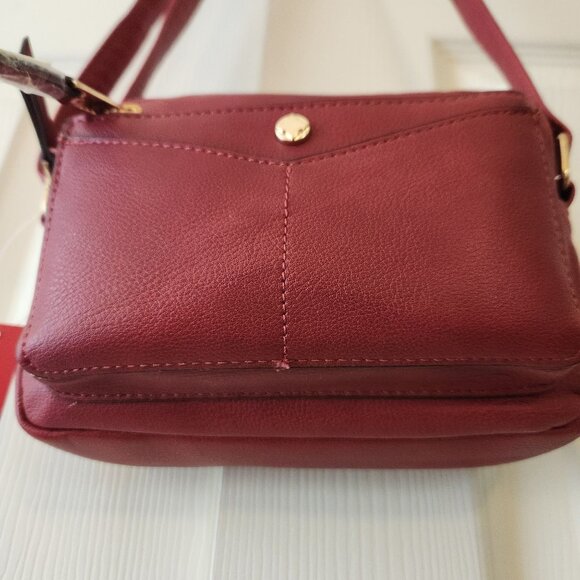 Kelly & Katie Red Crossbody Bag With Front Pocket & Adjustable Strap - Picture 6 of 11